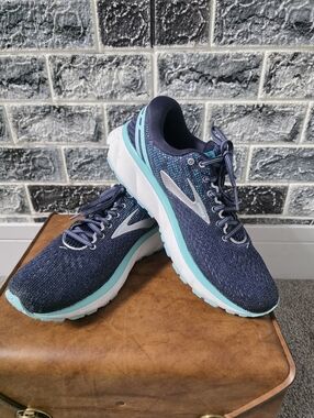 Brooks Ghost 11 Women's Blue Athletic Shoes Size 10